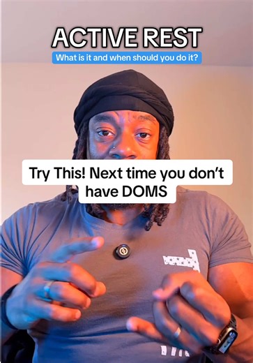 If you’re looking to make extra gains and bring up weaker areas, active rest can be a powerful tool. I only recommend active rest when you don’t have DOMS. If a muscle is sore, let it fully recover. Pushing through pain slows progress, not speeds it up. There’s no better feeling than finishing a hard session, lifting heavier, hitting more reps, and waking up the next day feeling good. That’s the perfect time to use active rest. Active rest means lightly working the same muscle group using low-lo