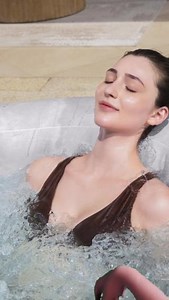 Introducing our sleek and stylish SaluSpa® Hermosa Smart AirJet™! 😍 This hot tub is uniquely equipped with the UltraFit™ integrated pump built into the liner that quickly inflates the spa, heats it up, runs filtration and controls the massage system. 🫧 This hot tub can also be controlled from your smart device through the Bestway SmartSpa™ App. 📱 The app allows you to set your spa to the perfect temperature, activate the Power Saving Timer, run the water filter and control the massage system 