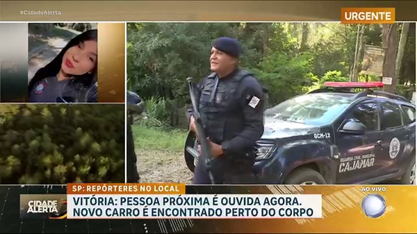 Um carro branco, do ano de 1995, foi encontrado perto do local do corpo de Vitória Regina de Souza, de 17 anos. A fechadura está danificada e ele está registrado no nome de uma pessoa falecida. Também foi encontrado um colar feminino no carro #CidadeAlerta | Cidade Alerta