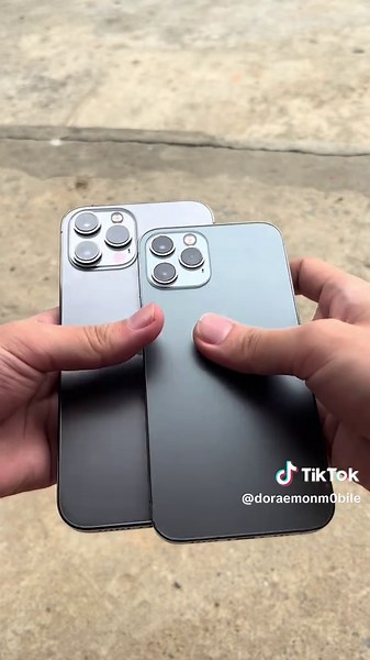 iPhone 12 Pro Max vs iPhone 12 Pro Comparison