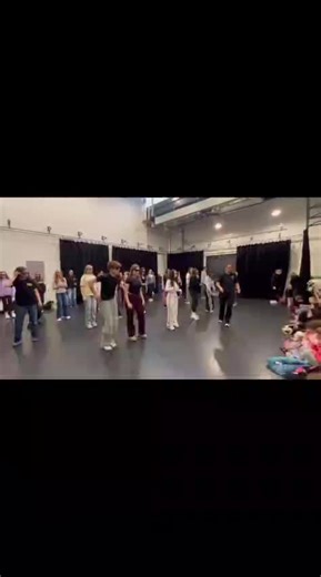 Slay Red Group! 🔥 #pqaglasgow #six #queens