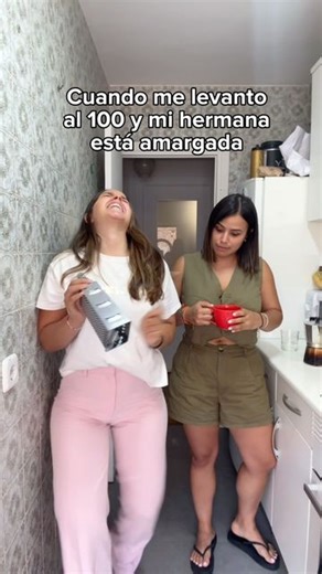 Sabrina Azocar on Instagram: "El humor de mi hermana no es apto para gente tan alegre como yo  Les pasa igual? #bailee #bailemos #humor #hermanas #hermanapequeña #videoderisa"
