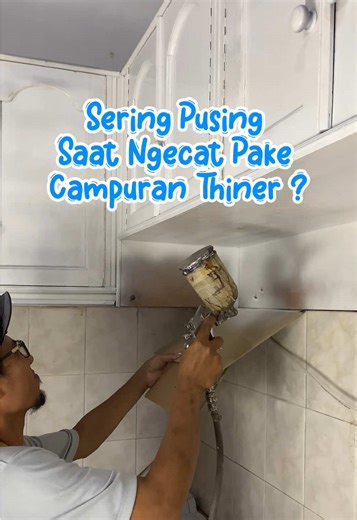 😵‍💫 Sering Pusing karena Bau Thinner Saat Ngecat? Penggunaan thinner dalam proses pengecatan sering menghasilkan bau yang menyengat. Jika terlalu sering terhirup, uap thinner bisa membuat pekerjaan terasa tidak nyaman dan mengganggu kesehatan😱🤯😮‍💨 Kini ada solusi yang lebih praktis. Orchid Enamel Paint Waterbased dapat digunakan tanpa tambahan thinner, sehingga proses pengecatan menjadi lebih nyaman. Cat ini juga memiliki aplikasi mudah, daya tutup tinggi, dan menghasilkan finishing halus 