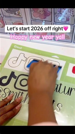 🩷DIY vinyl logo🩷#stickers #stickershop #smallbusinesscheck #musthaves #promo