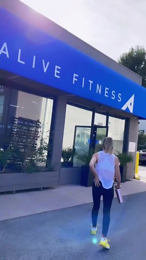 FIT&50❤️💪 sometimes i do not wanna go! but i do it because i love being healthy and I always leave my work out feeling good about myself and better than before. take it from me…force yourself to exercise! How do you stay motivated? #fitand50 #fitness #femalefitness #halloween #jasonalivefitness