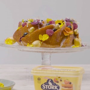 513K views · 830 reactions | This delicious Easter Egg Hunt Cake serves as the ideal Easter weekend treat, perfect for impressing the whole family this spring. We show you how to create this cake in a few simple steps… | Bake with Stork | Facebook