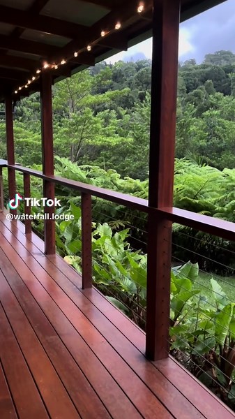 Cozy Cabin Luxury Escape at Waterfall Lodge