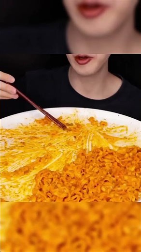So creamy, so cheesy, so satisfying 🤤🍝 #asmr #mukbang #cheese #eating #fyp #pasta