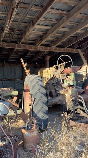 See it? Buried in This Shed for Decades What We Found Tractors That Still Turns Heads!