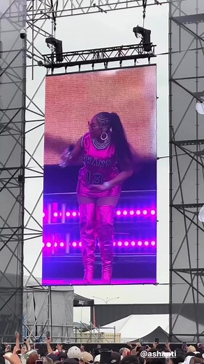 Ashanti Shines at Juicy Fest 2024 in Pink