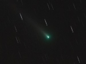 A newly-discovered comet will sweep past Earth this week. Here's how to see it