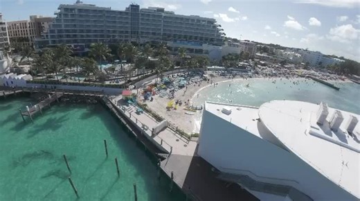 Junkanoo Beach, Nassau – Bahamas شاطئ جانكانو، ناسو – جزر البهاما