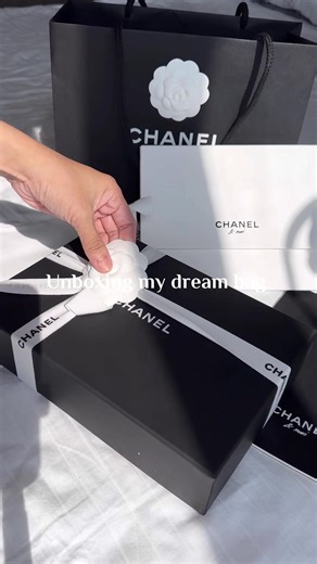 Unboxing the 2025 Chanel WOC Bag