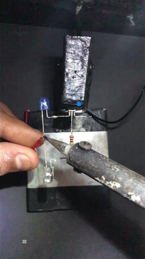 How to Make a Simple IR Remote Control Circuit! 💡