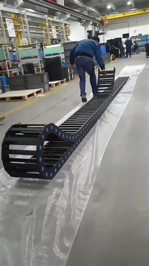 #cnc #cncmachine #cncmachining #cncmachinetool #machineshop #automation #machinery #manufacturing #5axis #lathe#nylon #dragchain #tools #factory #material #conveying #dragtrip #fyp #fypツ #cmti_CNCmachining