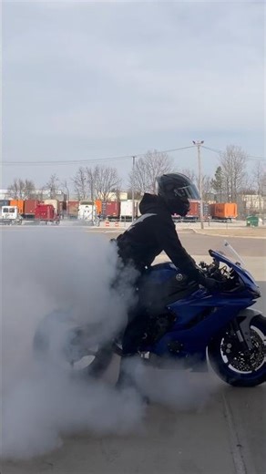 Burn rubber not your soul ❤️‍🔥 #adrenaline #yamaha #r6 #burnout #fyp #viral #sportbike