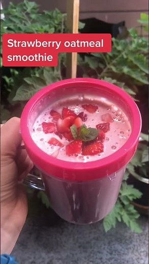 Strawberry Oatmeal Breakfast Smoothie Recipe - Oats Recipes For Weight Loss