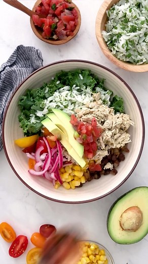 Easy Shredded Salsa Verde Chicken Recipe for Busy Families