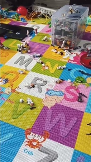 I dunno it's like a moc but not rely so half moc I guess #lego #legostarwars #starwars