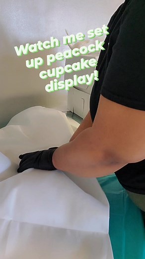 6.2K views · 190 reactions | Peacock cupcake display set up! #peacock #cakeart #cakedecor #trending #viral #reels #fyp #cupcakes | Love Meets Cake | Facebook