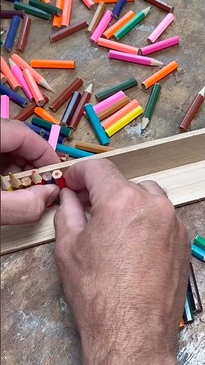 Nouveau projet de tournage sur bois avec crayons de couleurs #woodturning #woodworking #epoxyart ￼