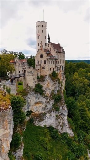 Amazingshots_castle | CONGRATS to 📷 : @ken4photo 📌 Luogo ~ Place : Lichtenstein Castle, Fairy-tale Castle in Germany Selected by ADMIN : @currelistefania... | Instagram