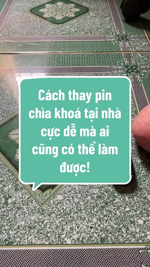 Cách tự thay pin chìa khoá ô tô - xe máy tại nhà. Cực dễ ai cũng có thể làm được! #WomenInSports #ThanhThoiLuotTet #Xmas2023 #oto #giaxe24h #xuhuong #pincr2032 #maxcell #thaypinchiakhoaoto
