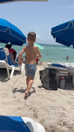 446K views · 960 reactions | These beach hacks are genius — I wish I knew them sooner! #BeachHacks #SummerTips #BeachDayEssentials #MomLifeHacks #TravelSmart #FamilyBeachDay #BeachPackingTips | Ollie Hacks | Facebook