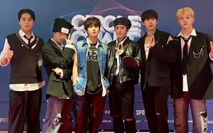 五代男团JUST B《2022KPOP热门曲舞蹈串烧》230218 CCMA颁奖礼 高清舞台