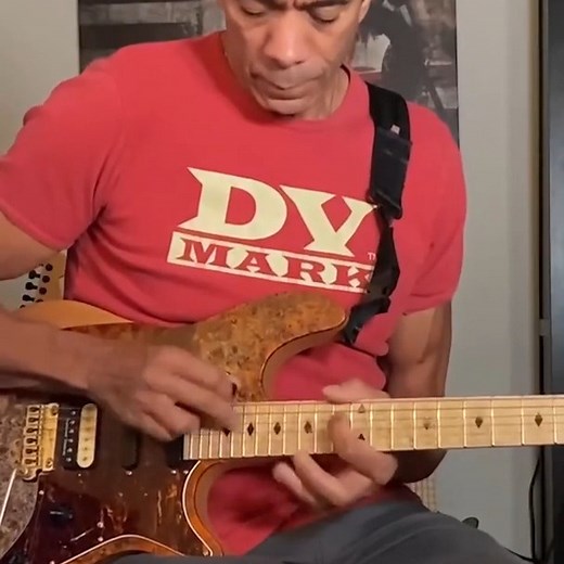 Greg Howe on Instagram: "“Loophole” solo from DarWin's upcoming album “Distorted Mirror.” Check out the full song “Loophole” on music platforms everywhere. Links to both the song and the album are in the @oosdarwin bio! For guitar lessons contact greghoweinfo@gmail.com #greghowe #kieselguitars #guitar #guitarsolo #guitartone #guitarist #guitarra #ギター #guitarshred #guitartechnique #dvmarkamps #vegatrem"