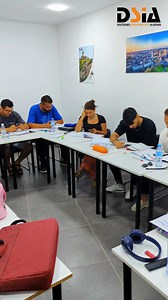 في معهد DSIA، نتعلم اللغة الألمانية بطريقة مميزة وفعالة. 🌟 بفضل منهجنا الشامل والمبتكر، ستتمكن من إتقان الألمانية بسرعة وبسهولة. انضم إلينا الآن واكتشف كيف يمكننا مساعدتك في تحقيق أهدافك اللغوية! | DSIA Deutsches Sprachinstitut Algerien