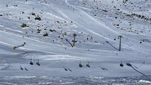 Deutscher verliert Leben bei mysteriösem Ski-Unfall in Alpen – Kind und Begleiter gesucht