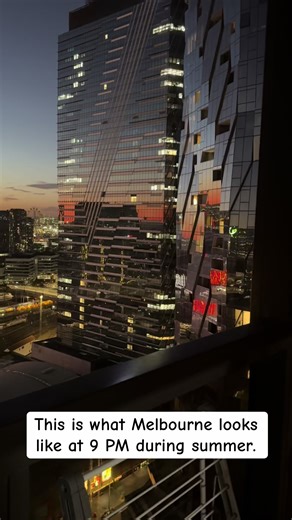 Chasing sunsets and stealing moments of pure gold #melbourne #australiantiktok #sunset #moon