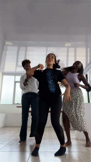 Dancing classs for Spanish students | ECOS