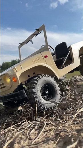 Get off-road with the 1/6 Jimny RC! 🚙🌲Dive into the ultimate realistic adventure.#rccar #rcadventure
