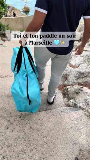 Marseille le soir y’a personne, surtout à cette période 🩵😍 Réserves ton paddle et profite des soirées calmes à ton tour ✨ #paddle #location #pascher #marseille #soiree