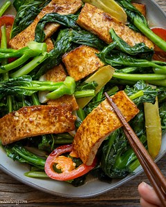 Easy Gai Lan (Chinese broccoli) with Tofu Stir-fry - WoonHeng