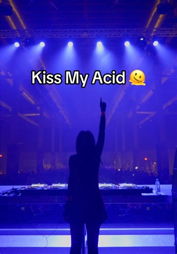 made it to number 1 on Beatport Techno Peak Time Top 100 🫠 #techno #acid #rave #dallas