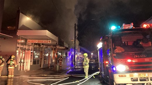 Fire on Bong Bong St Bowral threatens businesses | PHOTOS
