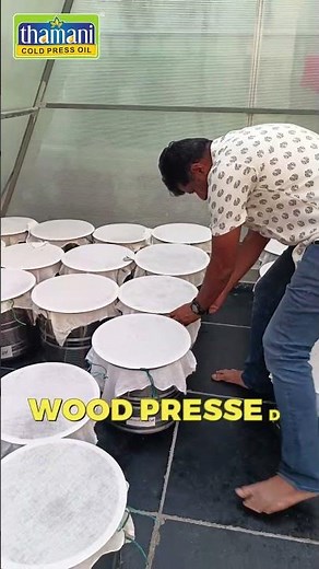 The Purest Wood-Pressed Oil! 🌿☀️ Traditional Method Revealed #coldpressedoil #healthyoil