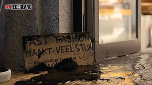 Demonstranten voeren actie tegen kledingindustrie | Noordernieuws