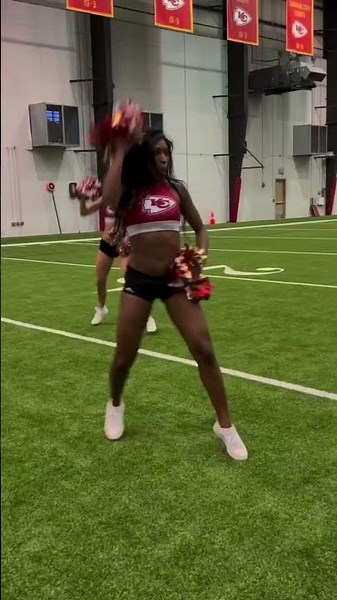 ▶️ Chiefs Cheerleaders So Ready ❤️💛 Kansas City Chiefs NFL Football