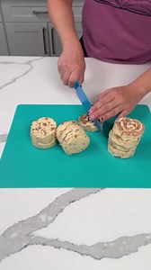 Quick and Delicious: The Ultimate Easy Cookie Cake