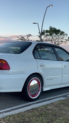 Honda Civic SiR VTEC - Taffeta White Beauty | Features, Specs, & More