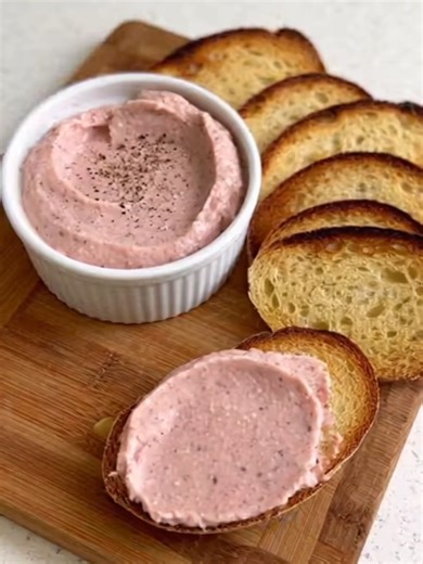 pate de presunto com cream cheese, maionese, pimenta, suco de meio limão #receitasimples #culinaria #cozinharapida