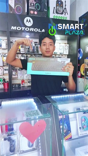 1.5K views · 16 reactions | Teclado Logitech K400 Plus  Precios y Catálogo en el Link de mi perfil  #TecladoMouse #TecladoSmartTV #LOGITECH #K400plus #LogitechK400plus #Perifericos #PerifericosPeru #Perifericosdebuelacalidad #PerifericosLogitech Periféricos Marca Logitech Periféricos Logitech Mouse Logitech Teclado Logitech | Smart Plaza | Facebook