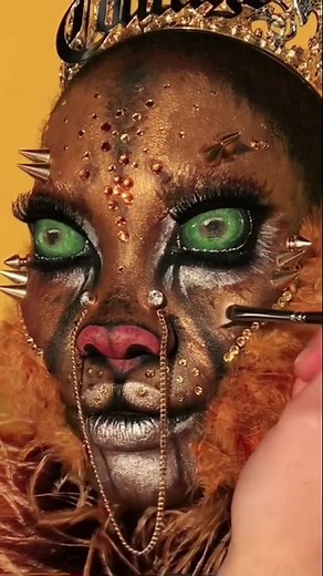 Creepy Lion Illusion Makeup Tutorial