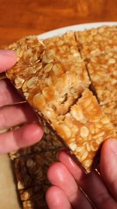 3 Ingredient No Bake Peanut Butter Oatmeal Bars! These are so easy to put together it’s ridiculous 😍 Only 15 minutes for this sweet homemade snack! 🥜 Find the full recipe in the comments below ⬇️ OR comment RECIPE to get it sent directly to your inbox! 🧡 | Taffey Bakery