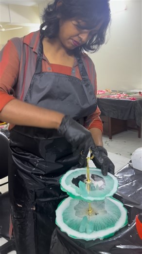 Big Resin Club on Instagram: "Our full course teaches you from small basics items to advanced resin techniques"