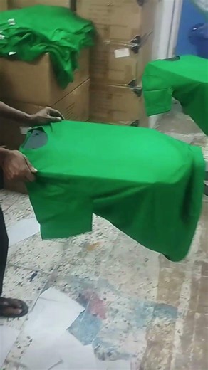 👕 Bulk T-shirt screen printing order in progress!#screenprinting #tshirtprinting #custombranding